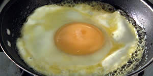 140312-huevo