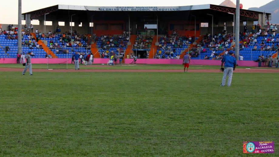 Estadio Glorias del Béisbol Segoviano
