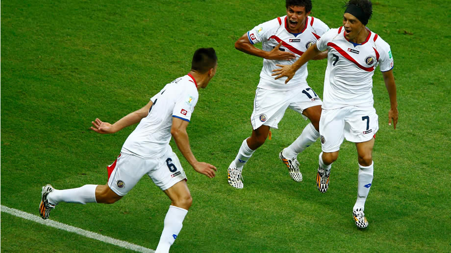 Oscar Duarte celebra su gol ante Uruguay
