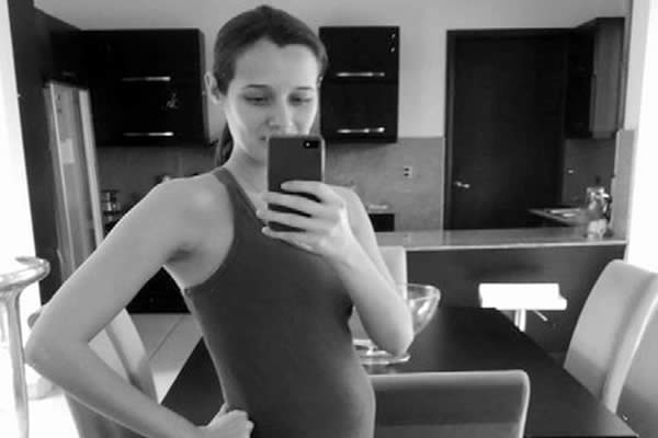 Adriana Dorn luce su embarazo en las redes sociales