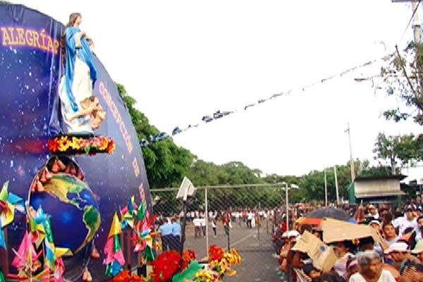 Altares móviles estuvieron presentes en Managua este 7 de diciembre