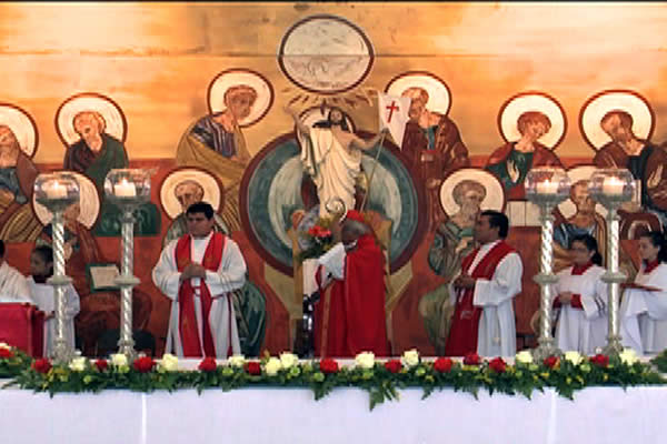 Cardenal Leopoldo celebra al Espíritu Santo junto a la feligresía