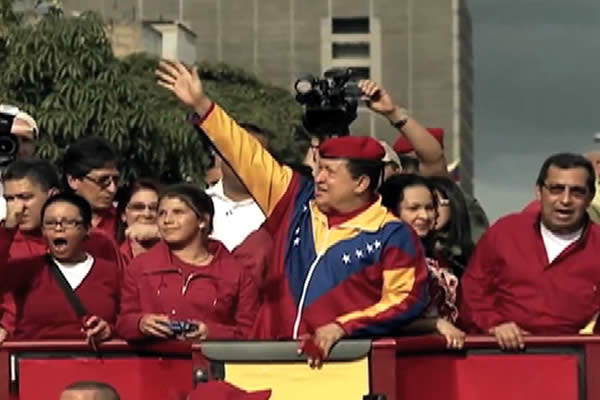 ¡Chávez vive, la Revolución sigue!