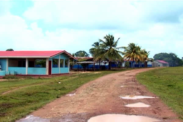 Proyectos sociales llegan a más familias del Caribe Norte