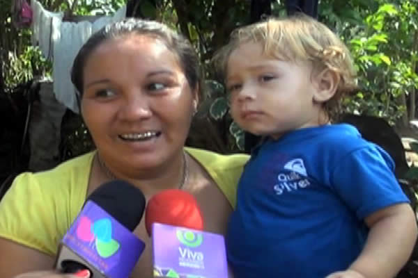 Familias de León reciben paquetes alimenticios