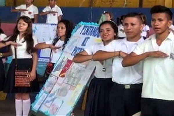 Estudiantes de Matagalpa rinden homenaje a los próceres nicaragüenses