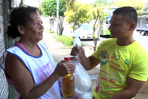 Llegan alimentos para familias del Distrito II de Managua