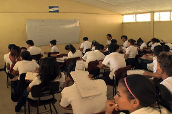 Estudiantes de V Año se preparan para realizar exámen de admisión