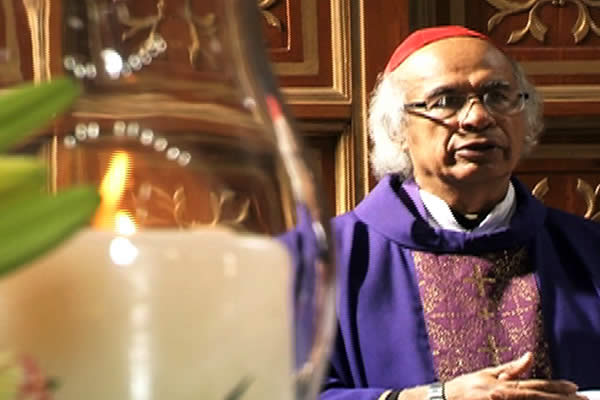 Cardenal Brenes bendice a nuevos catequistas para evangelizar al pueblo