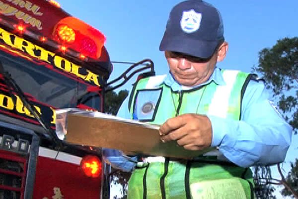 Policía Nacional inspecciona Transporte Interlocal