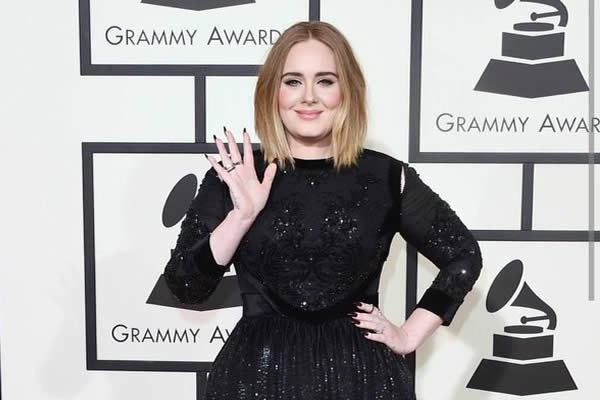 Adele se roba toda la atención en los GRAMMYs 