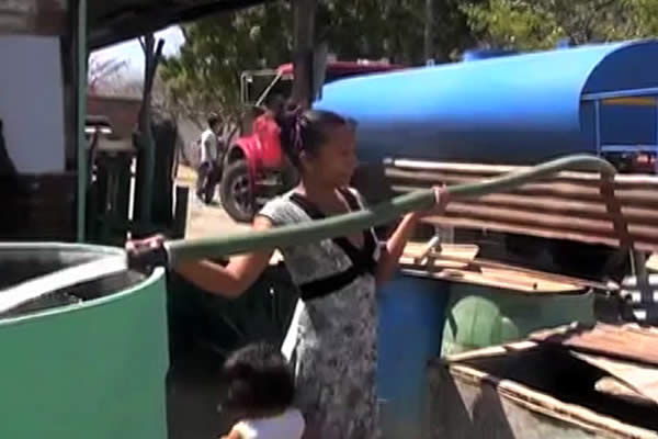 Familias de Puerto Sandino son abastecidas de Agua por ENACAL