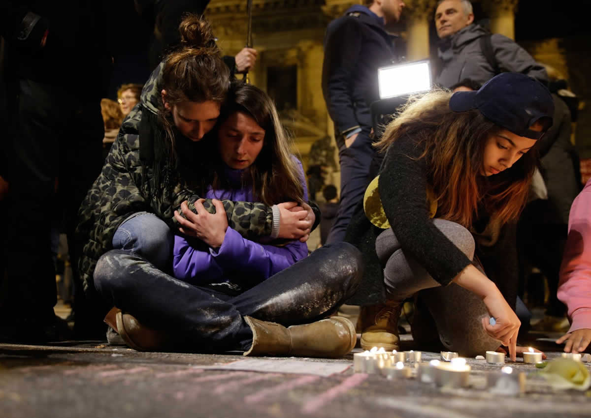 Bélgica homenajea a las víctimas de los atentados terroristas