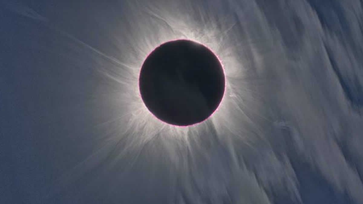El Sol ofrecerá un eclipse total este martes