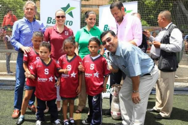 Saprissa construye sueños a más de 700 nicaragüenses