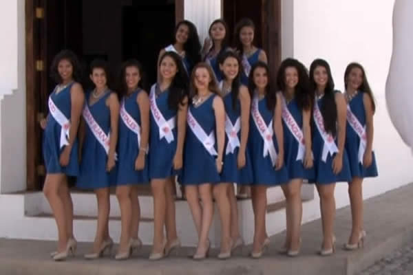 Candidatas a Miss Teen visitan el Paseo Xolotlán