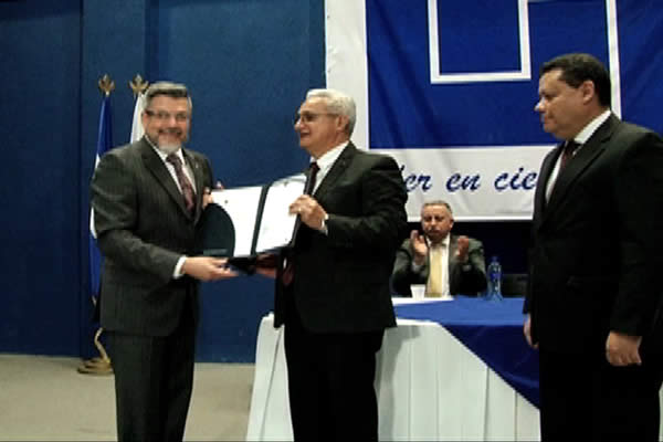 UNI recibe re acreditación internacional para Ingenierías Química y Electrónica