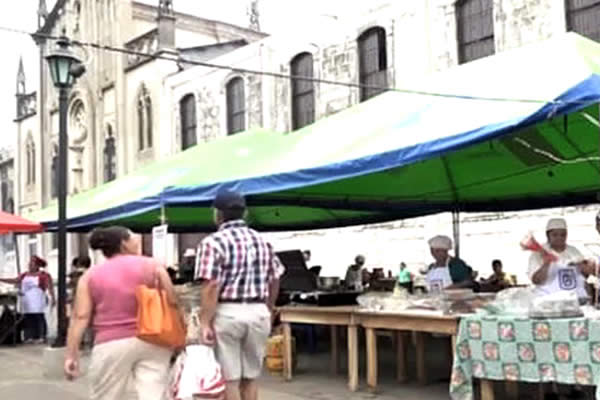 Leoneses realizan Feria del Pan, en honor a San Antonio de Padua