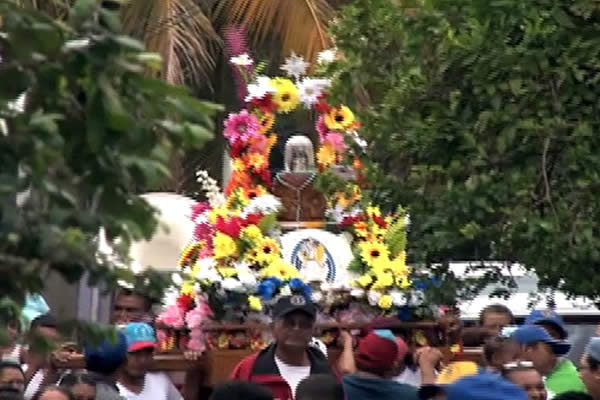 Católicos de Las Américas I reciben a “Mocito”