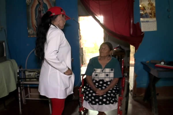 Madres de Héroes y Mártires de Masaya recibieron visita médica