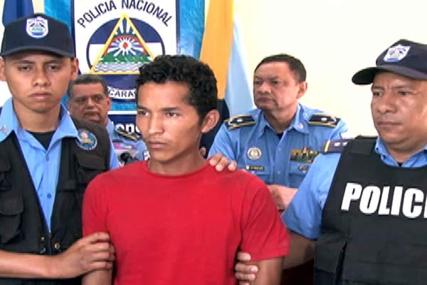 Policía Nacional presenta al asesino de universitaria de Villa El Carmen