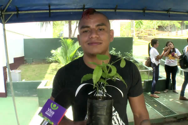 Leonardo “Chimmy” Morales se unió a la Campaña “Yo Adopto un Árbol por #AMORANICARAGUA”