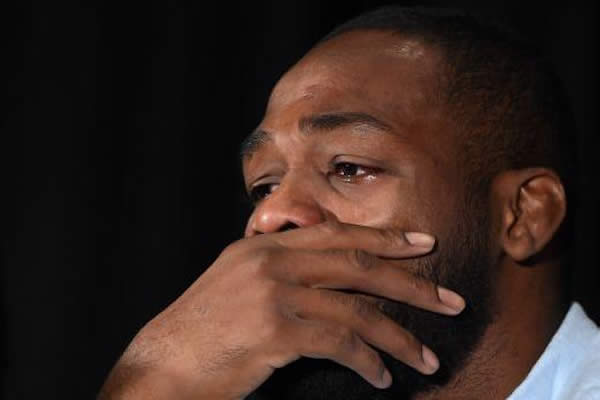 VIDEO: Jon Jones habló entre lágrimas sobre su salida de UFC 200 