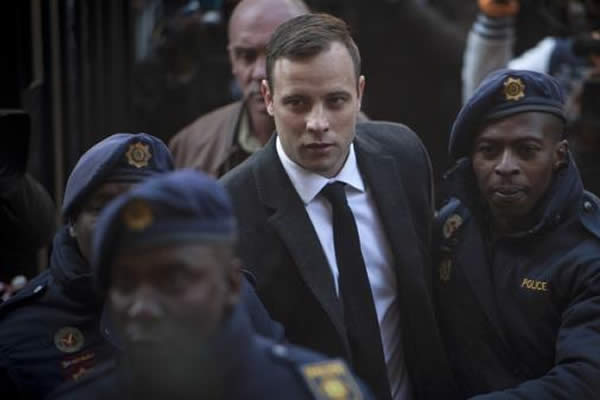 El ex atleta Oscar Pistorius es condenado a 6 años de prisión por el asesinato de su novia