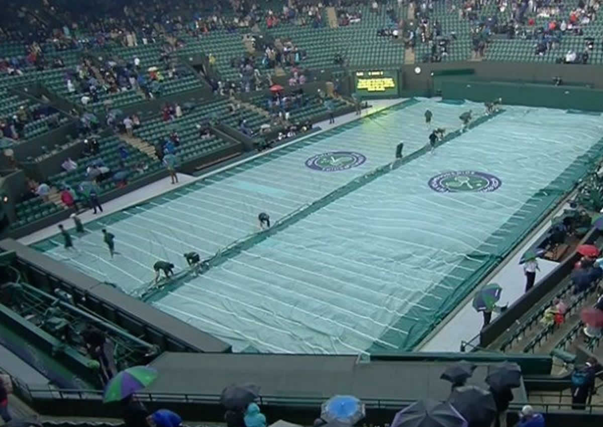 Djokovic es momentáneamente salvado por la lluvia en Wimbledon