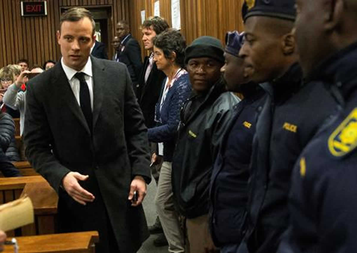 El ex atleta Oscar Pistorius es condenado a 6 años de prisión por el asesinato de su novia