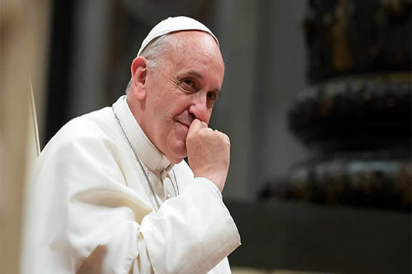 El papa Francisco suspendió todas sus audiencias por un mes