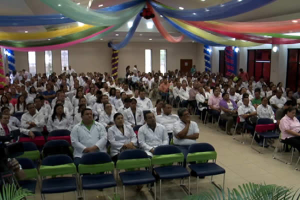 Médicos sandinistas celebran el Día del Médico Nicaragüense