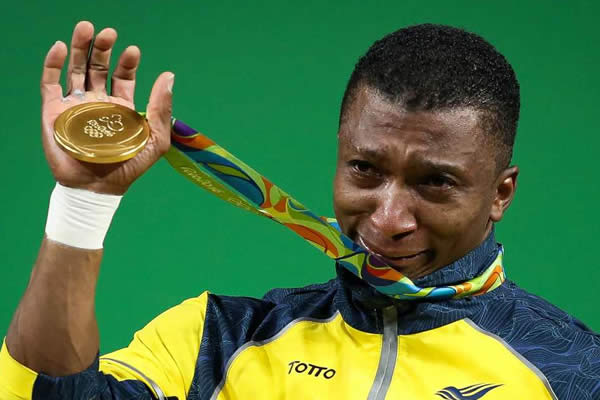 Óscar Figueroa el primero en ganar medalla de oro para Colombia