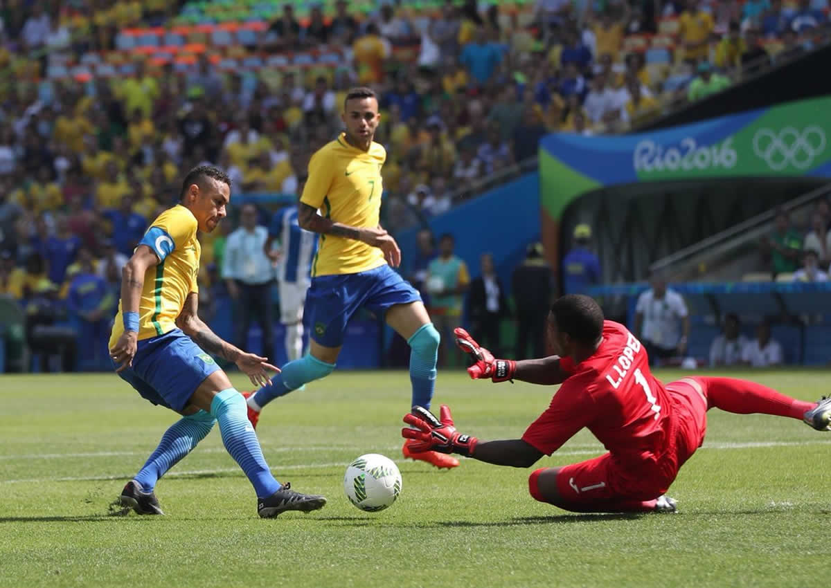 Brasil pasa a la final de fútbol tras golear a Honduras 6 a 0
