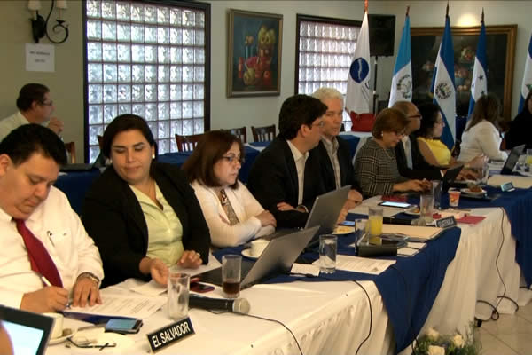 Ministros Centroamericanos de Comercio se reúnen con el CCIE