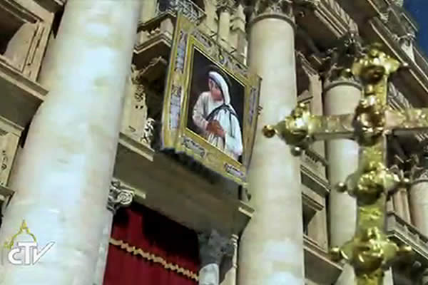 Papa Francisco nombra Santa a Madre Teresa de Calcuta