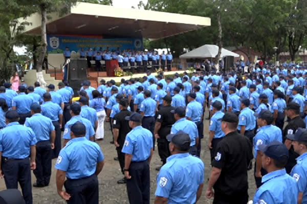 Policía Nacional realiza ascensos en Jornada de su XXXVII Aniversario