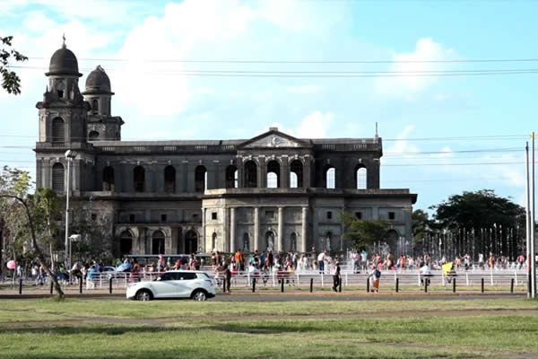 Avenida “De Bolívar a Chávez” continúa siendo el nuevo centro del turismo capitalino