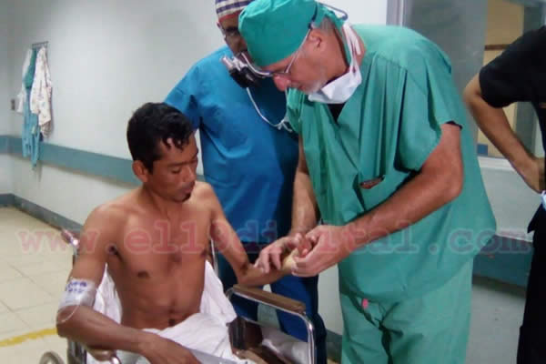 Tras tres cirugías de brazo le han devuelto la movilidad a Dimas