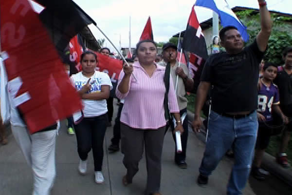 Barrios del Distrito VII caminan en respaldo a Daniel y Rosario