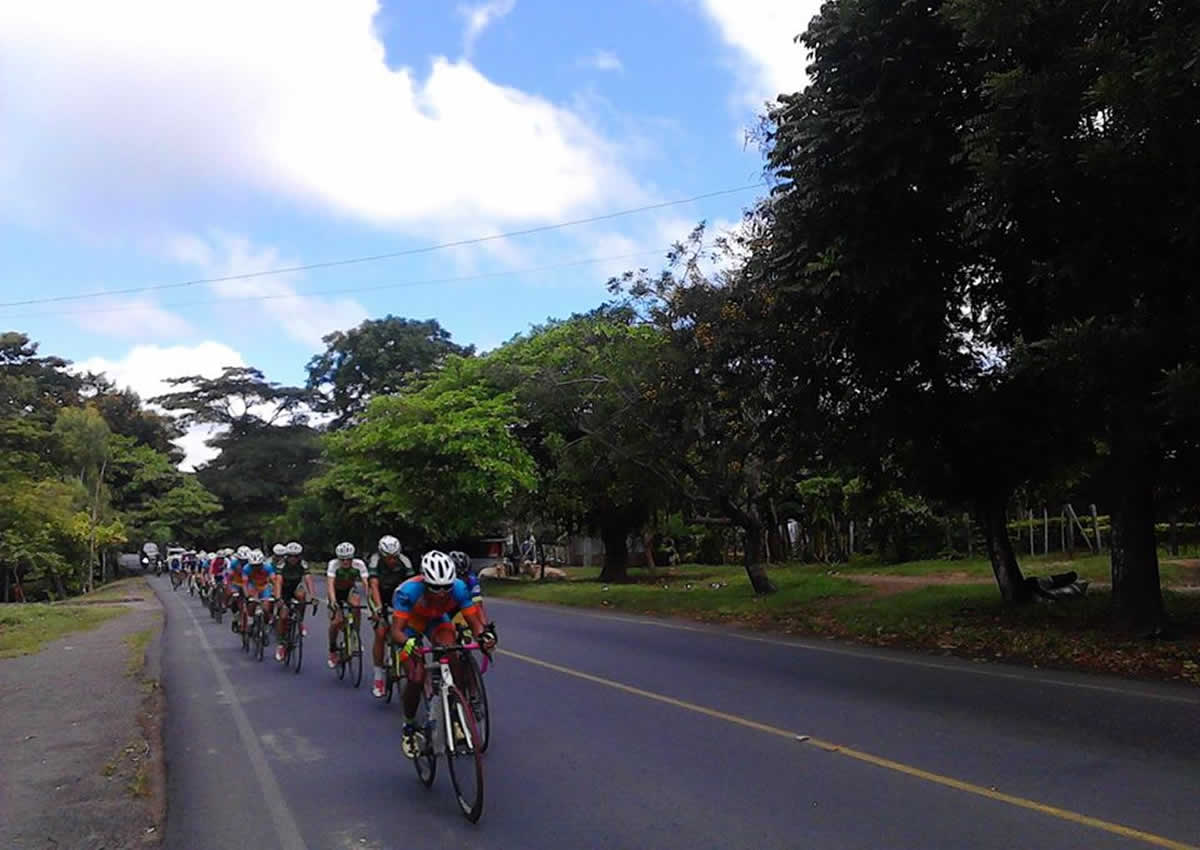 A pedalear se ha dicho, arranca la "Vuelta Ciclística Claro 2016"