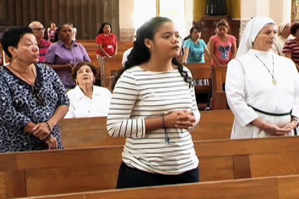 Managua ora por el eterno descanso de sus fieles difuntos