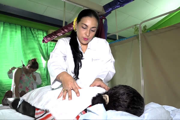 Familias del Distrito III de Managua estrenan Clínica de Medicina Natural