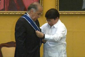 Gobierno de Nicaragua condecora a Embajador de México