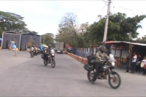 Motorizados ingleses llegan a Nicaragua, en una travesía de 30,000 kilómetros