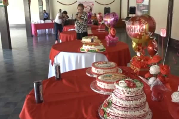 Realizan concurso de madre pastel en León