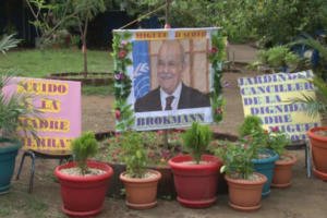 Estudiantes del colegio Chiquilistagua dedican jardín a Padre Miguel D´Escoto