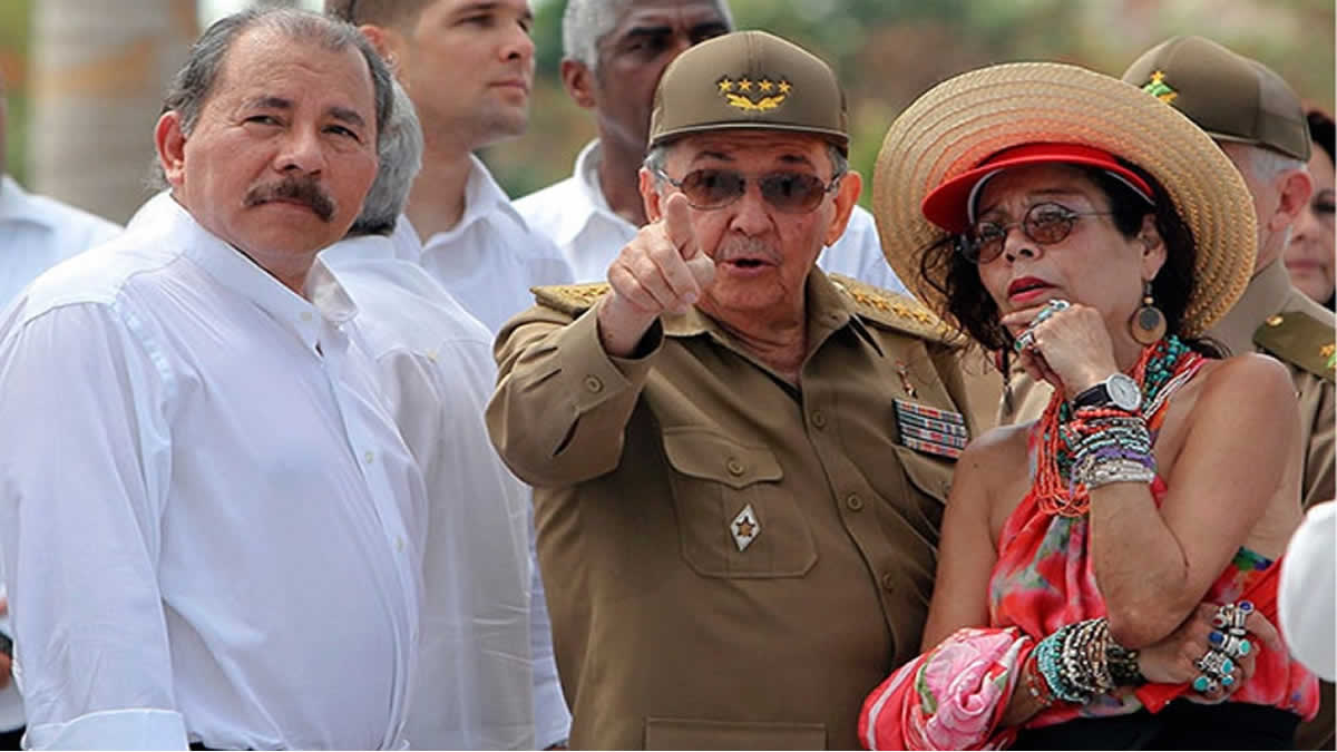 Daniel y Rosario saludan cumpleaños del Comandante Raúl Castro