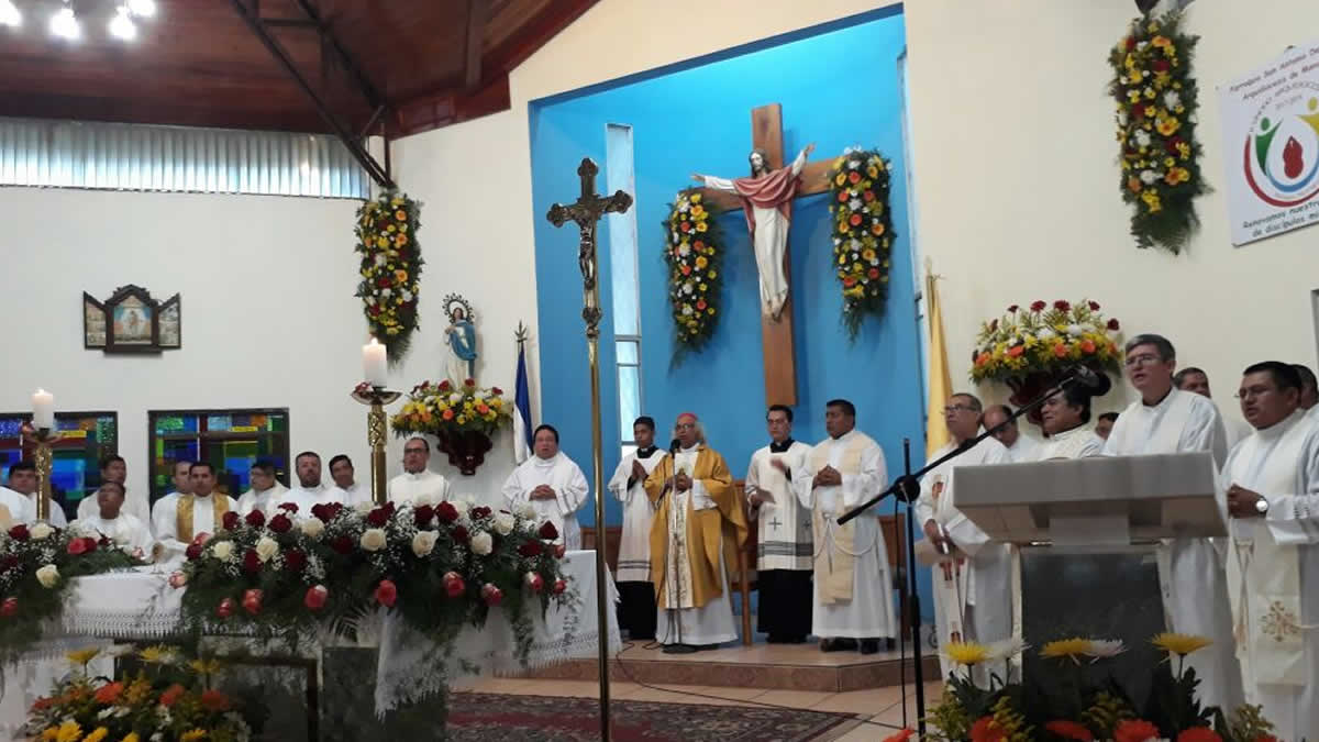 Cardenal Leopoldo Brenes oficia Misa en honor a San Antonio de Padua 