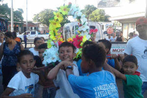 Comerciantes del Mercado Oriental reciben al Mocito de Santo Domingo